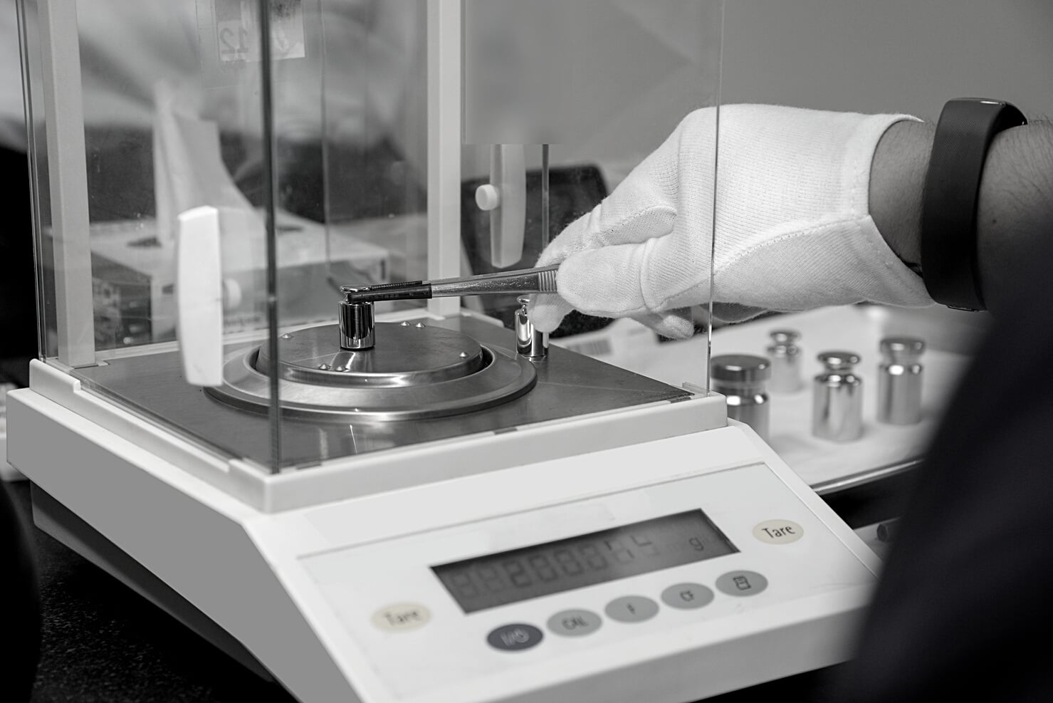 weight measure on the electronic balance
